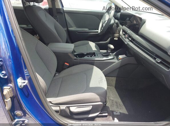 3KPFT4DE6SE021802 2025 KIA K4 Blue Вид салону спереду