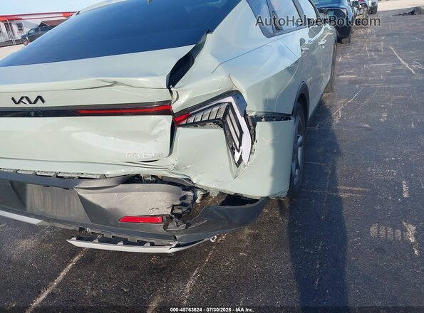 3KPFT4DE6SE027115 2025 KIA K4 Gray Դիմացի տեսք