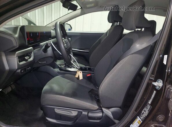 3KPFT4DE6SE048949 2025 KIA K4 Black Front interior view