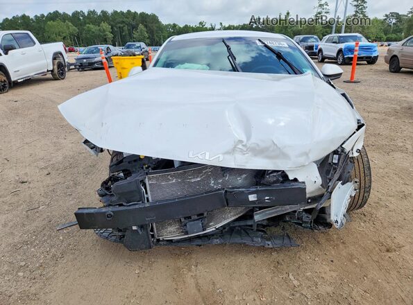 3KPFT4DE6SE053150 2025 KIA K4 White Widok z przodu