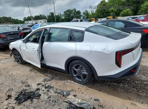 3KPFT4DE6SE111306 2025 KIA K4 White 
