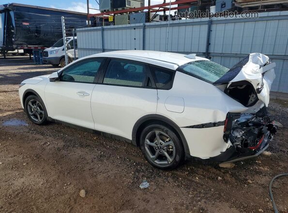 3KPFT4DE6SE136271 2025 KIA K4 White Rear left