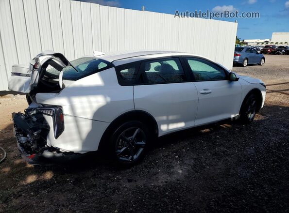 3KPFT4DE6SE136271 2025 KIA K4 White Rear right
