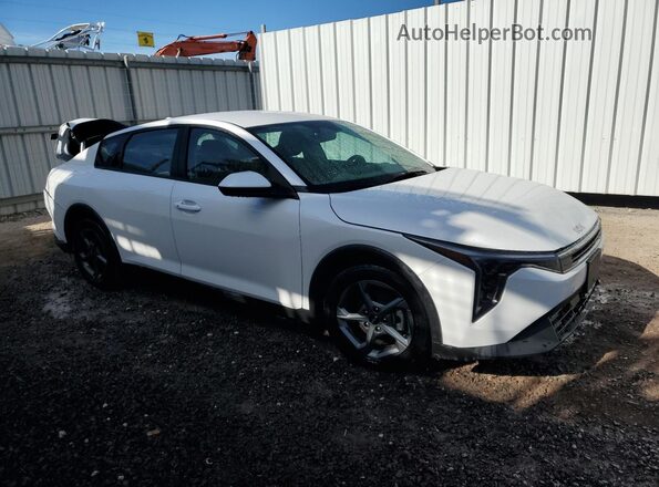 3KPFT4DE6SE136271 2025 KIA K4 White 