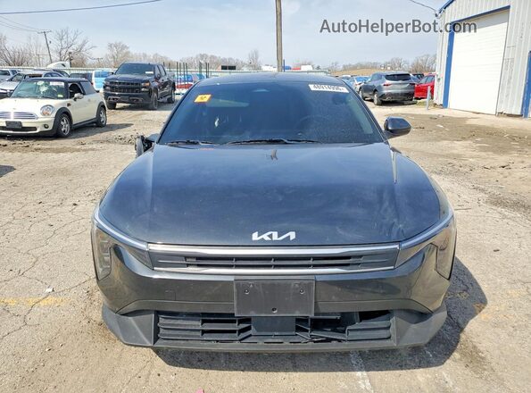 3KPFT4DE6SE156083 2025 KIA K4 Gray Դիմացի տեսք