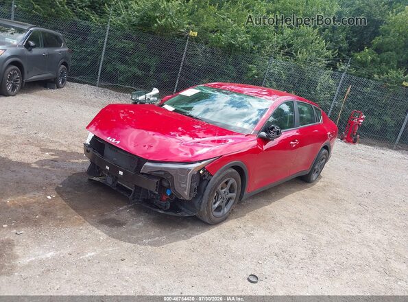 3KPFT4DE7SE006127 2025 KIA K4 Red წინა მარცხენა ხედი სამი მეოთხედიდან