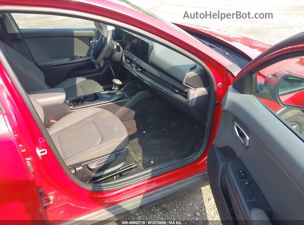 3KPFT4DE7SE025891 2025 KIA K4 Red Սալոնի դիմացի տեսք
