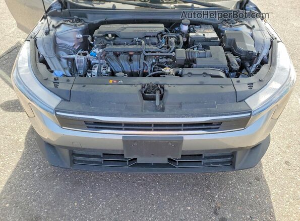 3KPFT4DE7SE117583 2025 KIA K4 Gray Vista interior trasera