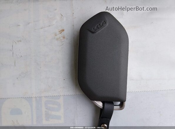 3KPFT4DE7SE228778 2025 KIA K4 White Dashboard view