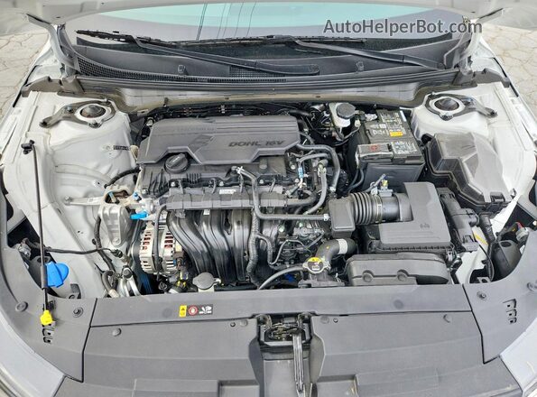3KPFT4DE7TE285015 2026 KIA K4 Белый Вид задней части салона