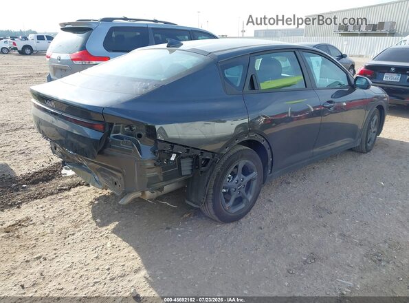 3KPFT4DE7TE315341 2026 KIA K4 Gray Trasero derecho