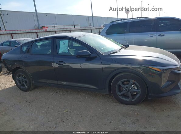 3KPFT4DE7TE315341 2026 KIA K4 Gray Vista interior de 360 grados