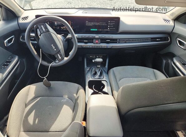 3KPFT4DE8SE060360 2025 KIA K4 Black Widok deski rozdzielczej