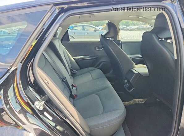 3KPFT4DE8SE060360 2025 KIA K4 Black Widok tylnych siedzeń