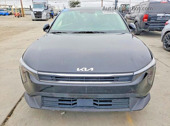 3KPFT4DE8SE066644 2025 KIA K4 Black Вид спереду