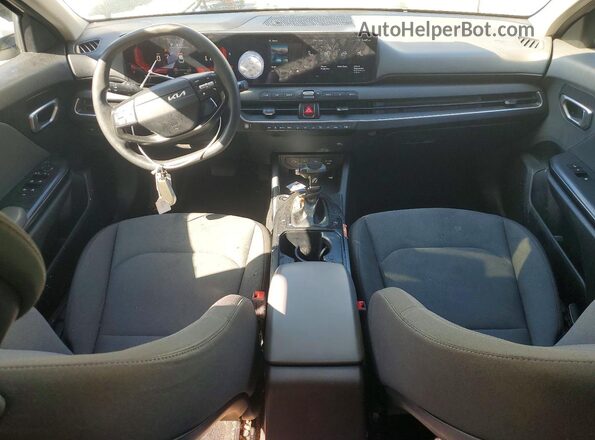 3KPFT4DE8SE090216 2025 KIA K4 White Вид панелі приладів