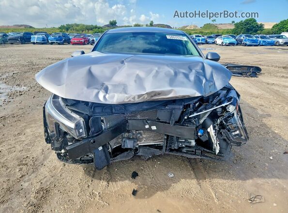 3KPFT4DE8SE094038 2025 KIA K4 Silver Դիմացի տեսք