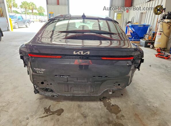 3KPFT4DE8SE094945 2025 KIA K4 Gray Widok z tyłu