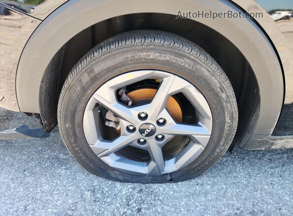 3KPFT4DE8SE097800 2025 KIA K4 Black Vista interior de 360 grados