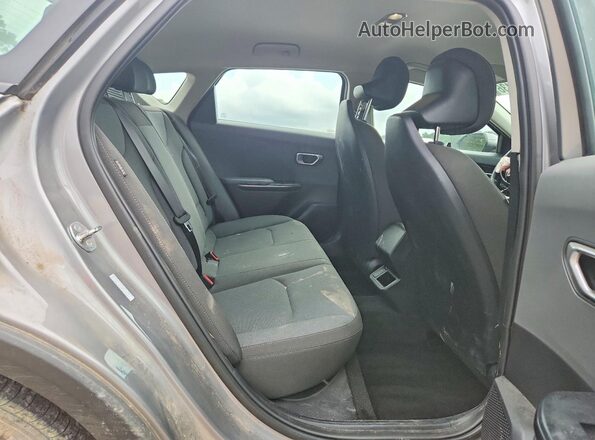 3KPFT4DE8SE109766 2025 KIA K4 Silver Вид задніх сидінь