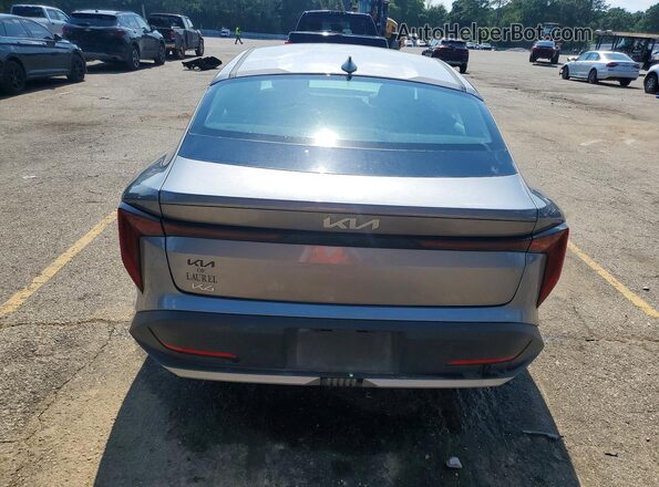3KPFT4DE8SE109766 2025 KIA K4 Silver Вид ззаду