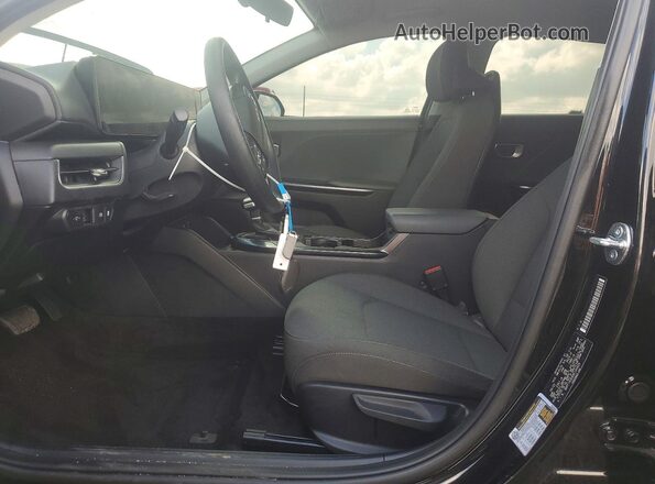 3KPFT4DE8SE134425 2025 KIA K4 Black წინა სალონის ხედი