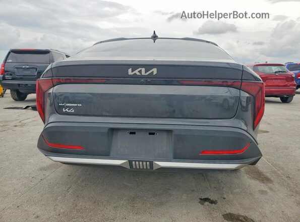 3KPFT4DE8SE139446 2025 KIA K4 Gray უკანა ხედი