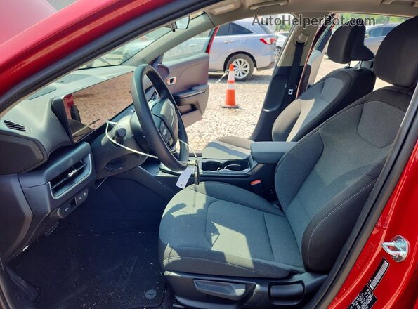 3KPFT4DE8SE162368 2025 KIA K4 Red Սալոնի դիմացի տեսք