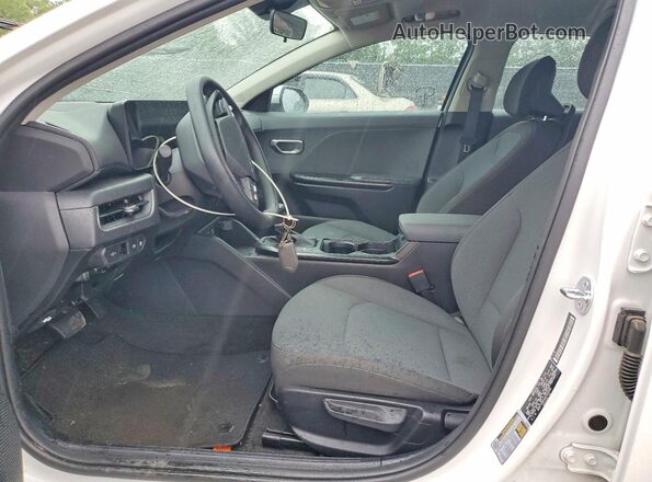 3KPFT4DE8SE202058 2025 KIA K4 White Widok wnętrza z przodu