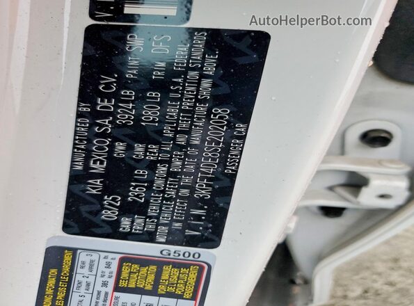 3KPFT4DE8SE202058 2025 KIA K4 White Widok komory silnika