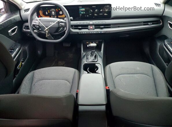 3KPFT4DE8SE202058 2025 KIA K4 White Widok deski rozdzielczej