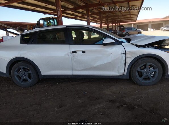 3KPFT4DE8TE268336 2026 KIA K4 White უკანა სალონის ხედი