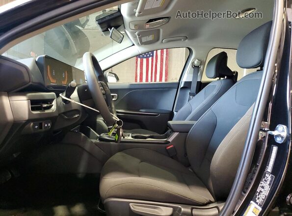3KPFT4DE8TE350681 2026 KIA K4 Black Vista interior delantera