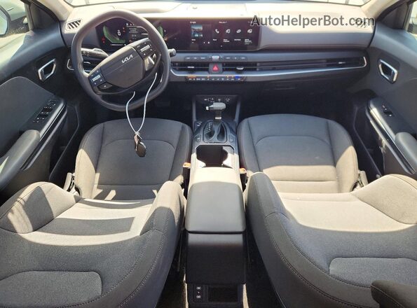 3KPFT4DE9SE010082 2025 KIA K4 Gray Dashboard view