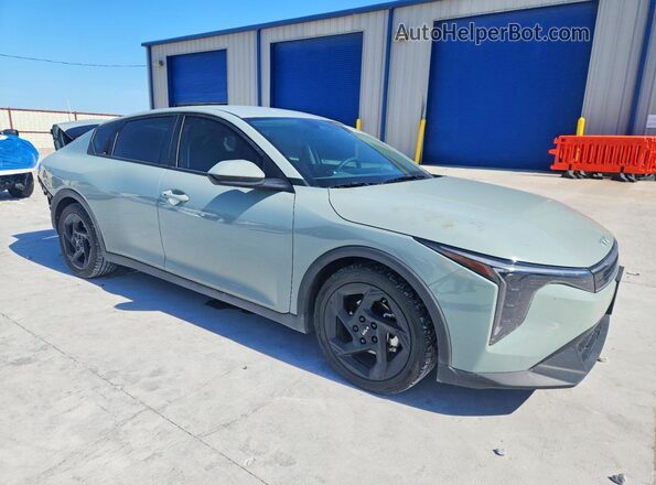 3KPFT4DE9SE010082 2025 KIA K4 Gray Front right