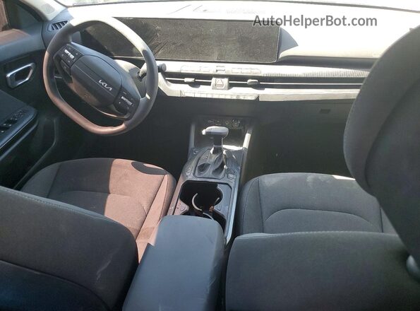 3KPFT4DE9SE102857 2025 KIA K4 Gray Vista del salpicadero