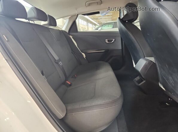 3KPFT4DE9SE158569 2025 KIA K4 White 
