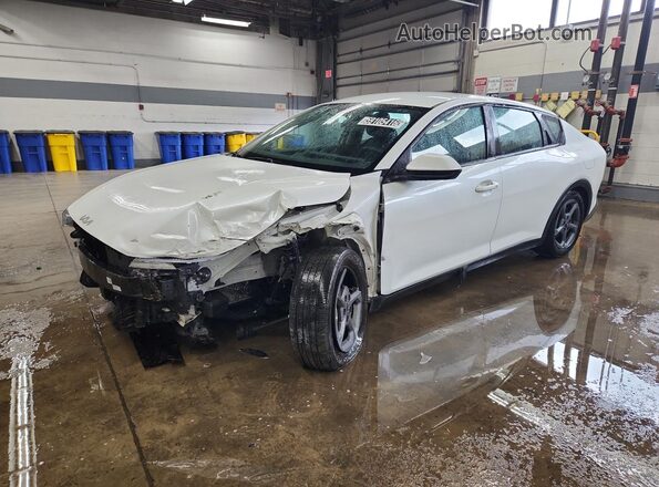 3KPFT4DE9SE158569 2025 KIA K4 White Widok wnętrza 360 stopni