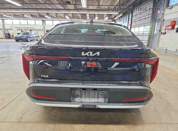 3KPFT4DE9TE287011 2026 KIA K4 Black Widok z tyłu