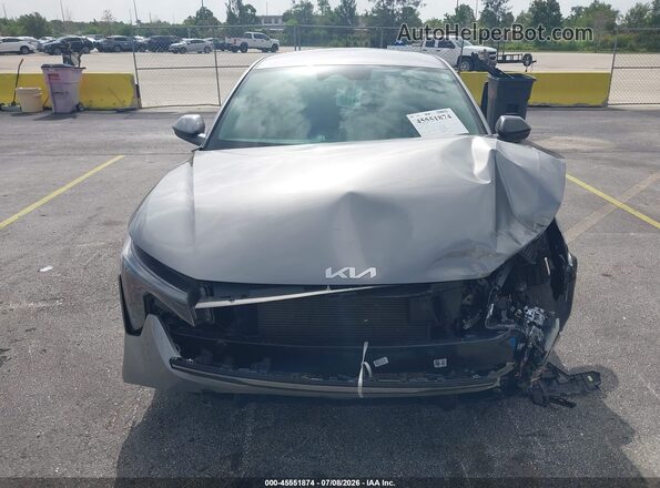 3KPFT4DEXSE004792 2025 KIA K4 Gray Widok wnętrza z tyłu