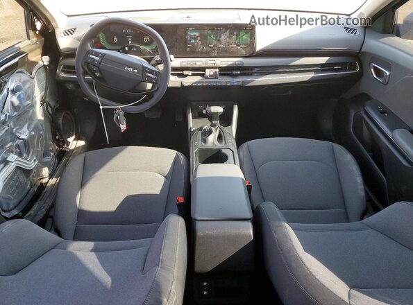 3KPFT4DEXSE079069 2025 KIA K4 Black Dashboard view