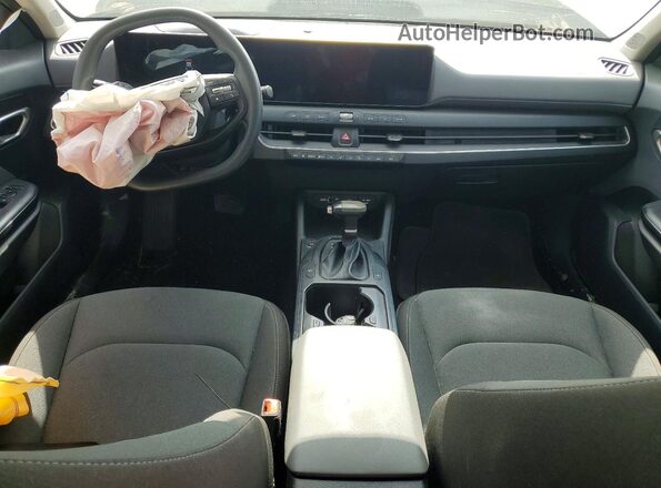 3KPFT4DEXSE094879 2025 KIA K4 Черный Вид панели приборов