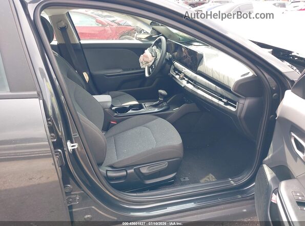 3KPFT4DEXSE099970 2025 KIA K4 Gray Front interior view