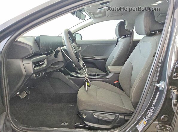3KPFT4DEXSE202479 2025 KIA K4 Black Front interior view