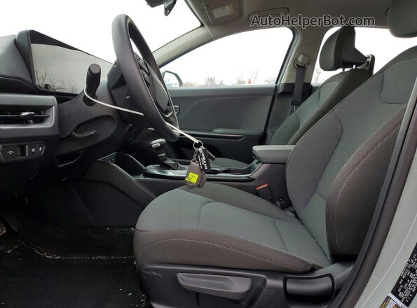 3KPFT4DEXSE213613 2025 KIA K4 Green წინა სალონის ხედი