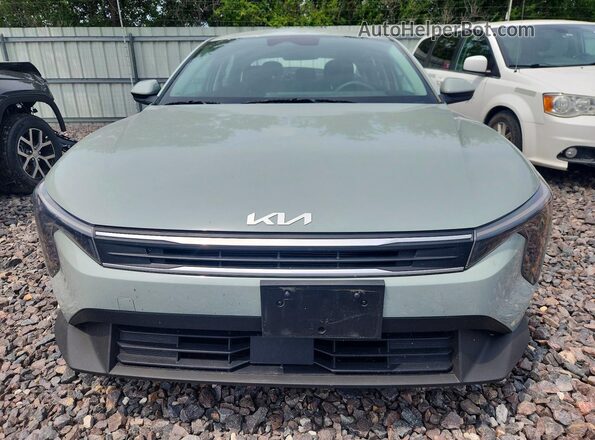 3KPFT4DEXTE271397 2026 KIA K4 Gray Вид спереду