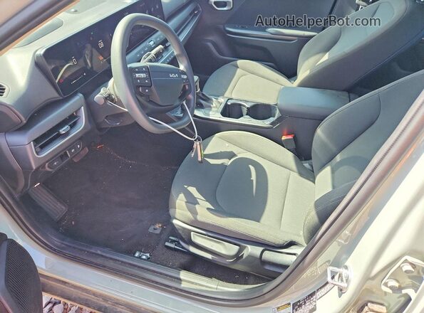 3KPFT4DEXTE271397 2026 KIA K4 Gray Вид салону спереду