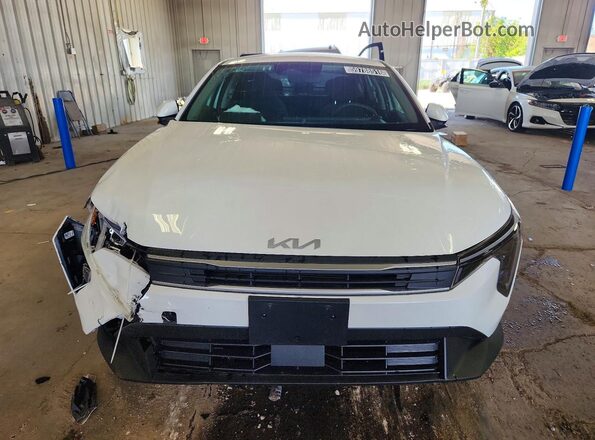 3KPFT4DEXTE283193 2026 KIA K4 Белый Вид спереди