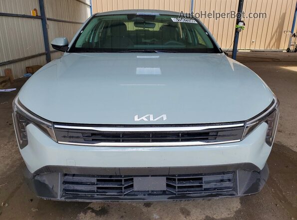 3KPFT4DEXTE290368 2026 KIA K4 Beige Вид спереду