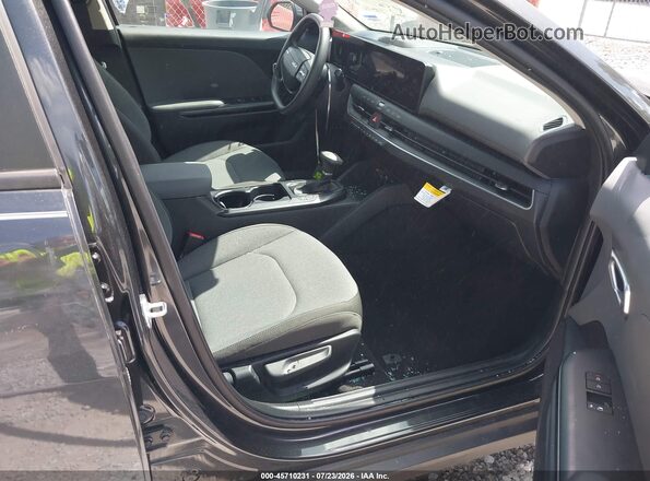 3KPFT4DEXTE309811 2026 KIA K4 Gray Widok wnętrza z przodu